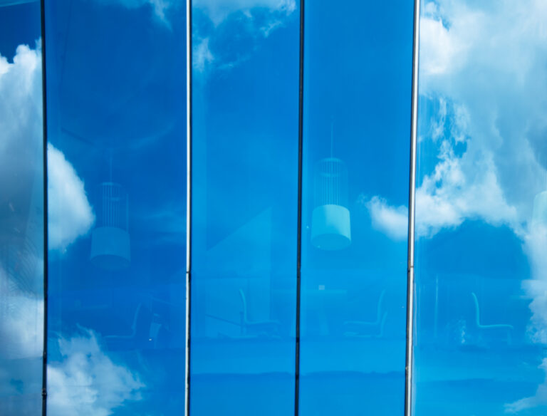 Vetri Elettrocromici: la finestra intelligente che trasforma comfort e sostenibilità