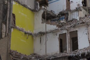 Edificio collabente: una guida completa a definizione, caratteristiche e normativa