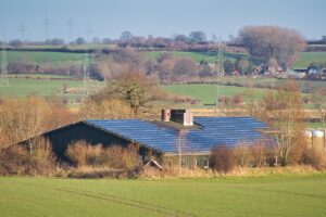 Impianto fotovoltaico in campagna: oltre l’installazione, una scelta di territorio