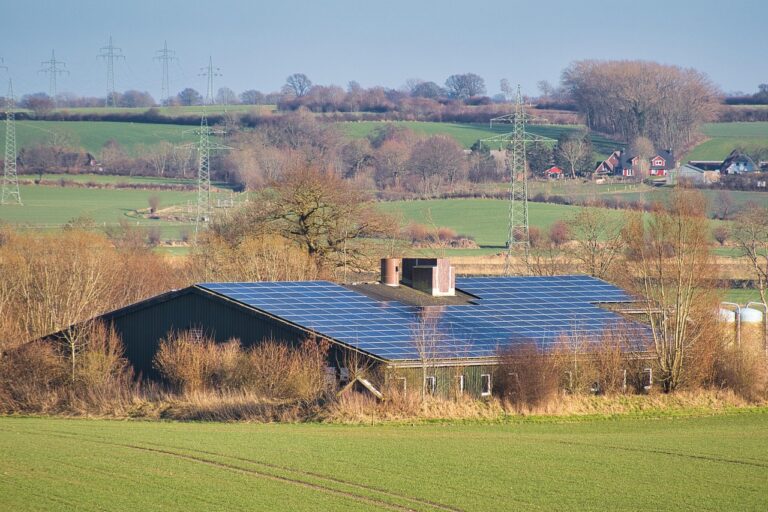 Impianto fotovoltaico in campagna: oltre l’installazione, una scelta di territorio